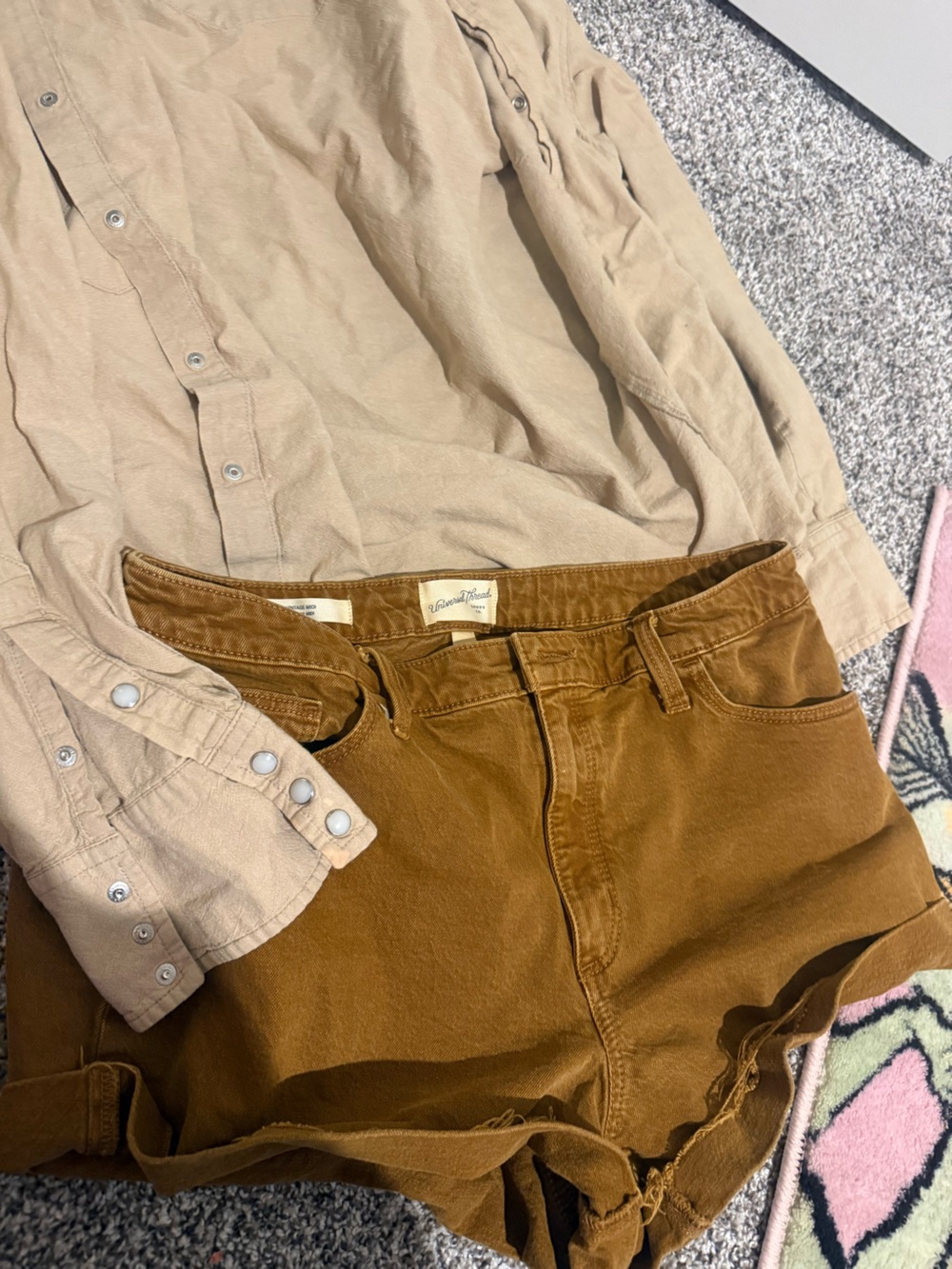 Universal Thread women Corduroy shorts in Brown with Beige Shirt - Picture 2 of 4